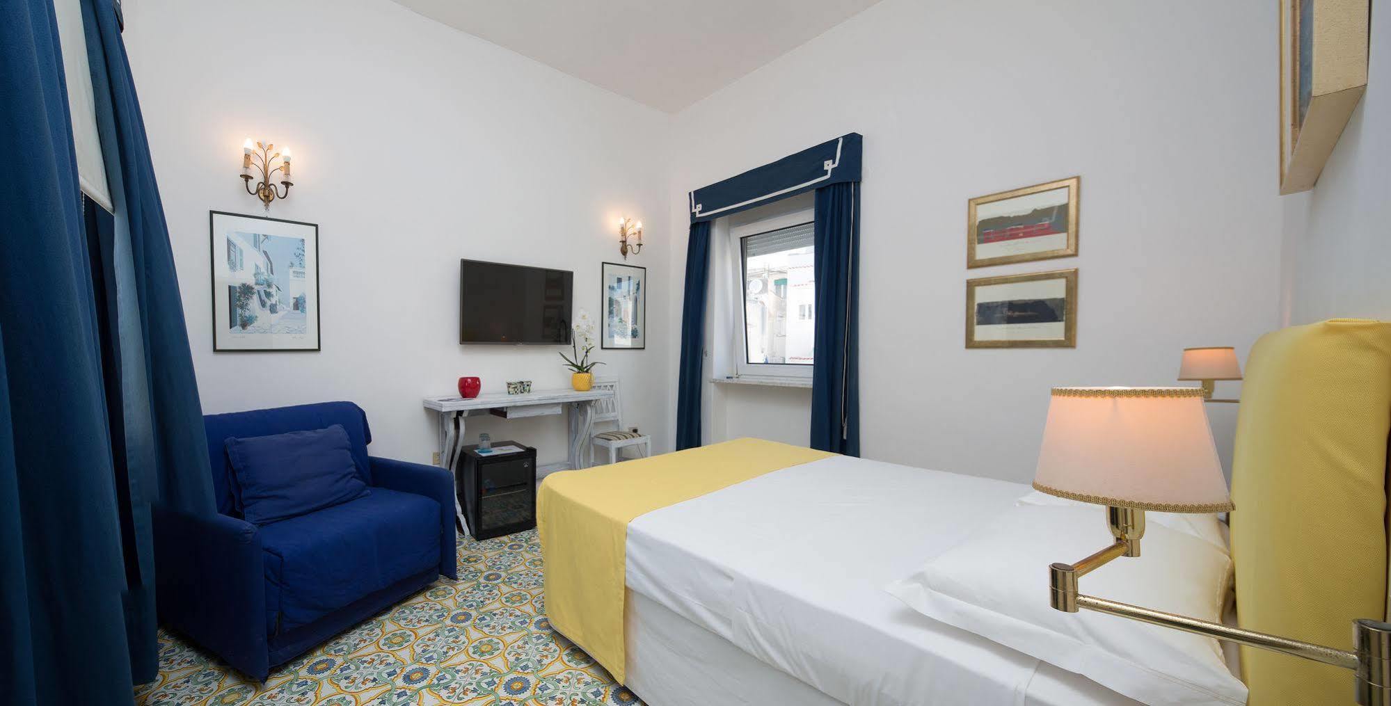 Marlin Guest House Капри Екстериор снимка