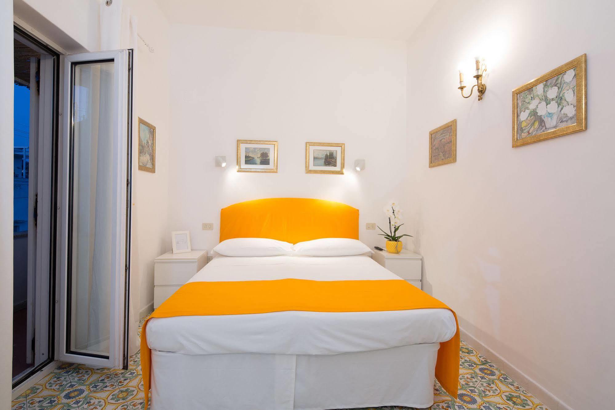 Marlin Guest House Капри Екстериор снимка